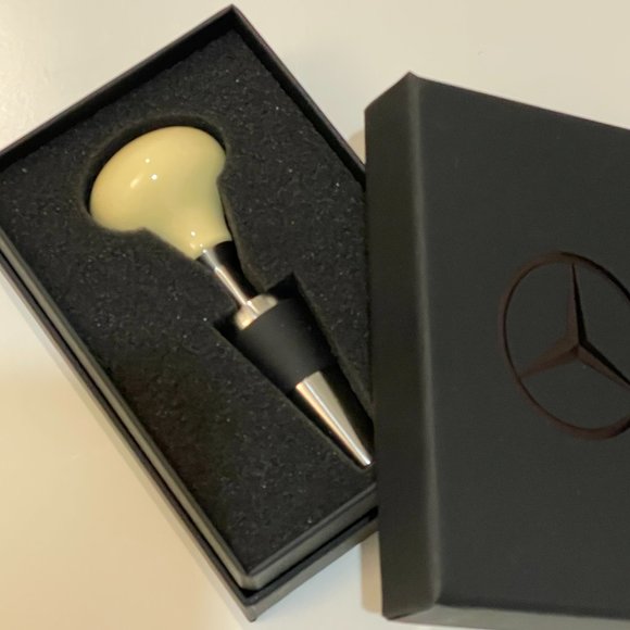 New Mercedes-Benz Classic Wine Stopper - Picture 3 of 6